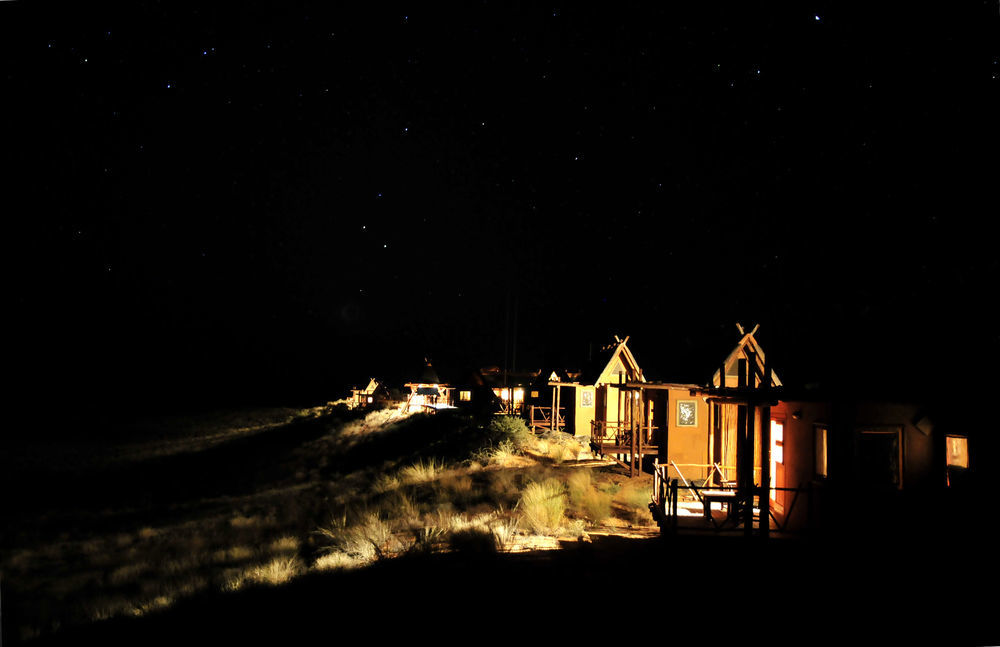 Xaus Lodge Twee Rivieren Zewnętrze zdjęcie