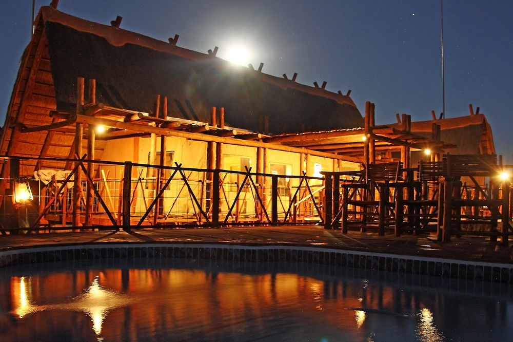 Xaus Lodge Twee Rivieren Zewnętrze zdjęcie