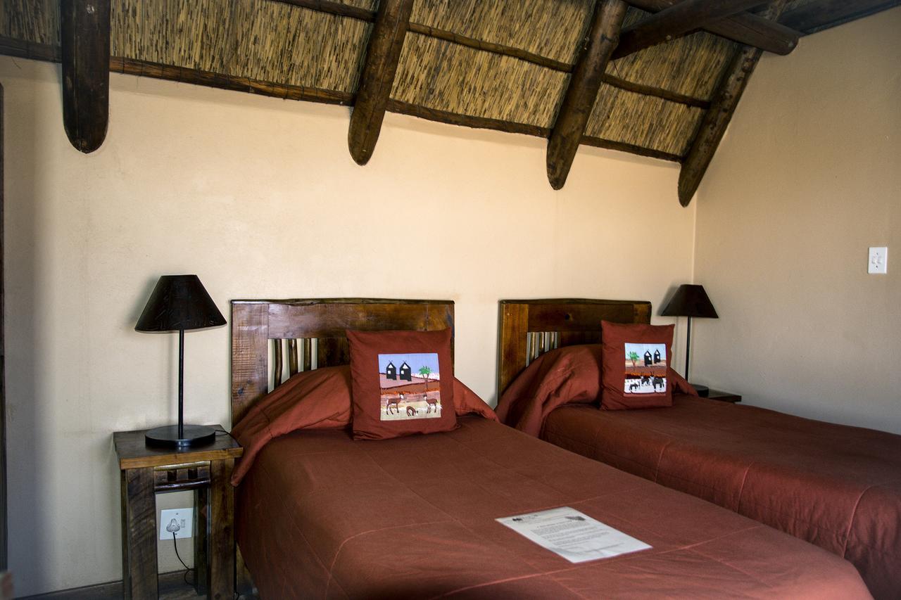 Xaus Lodge Twee Rivieren Zewnętrze zdjęcie