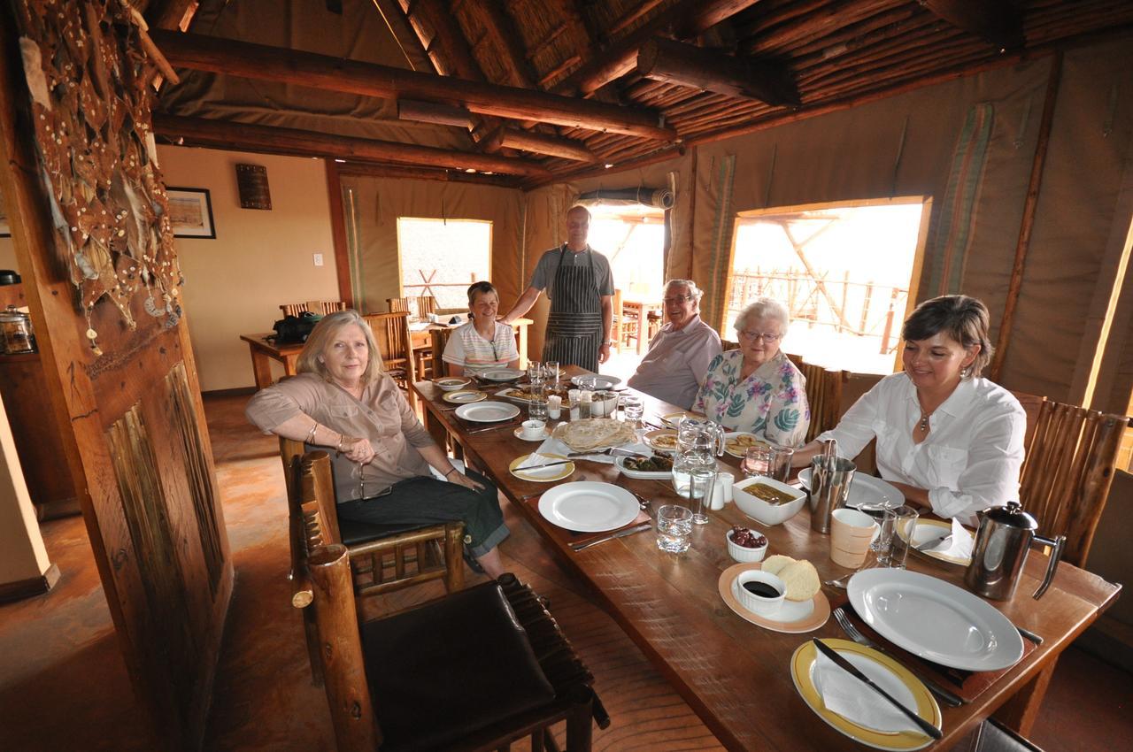 Xaus Lodge Twee Rivieren Zewnętrze zdjęcie