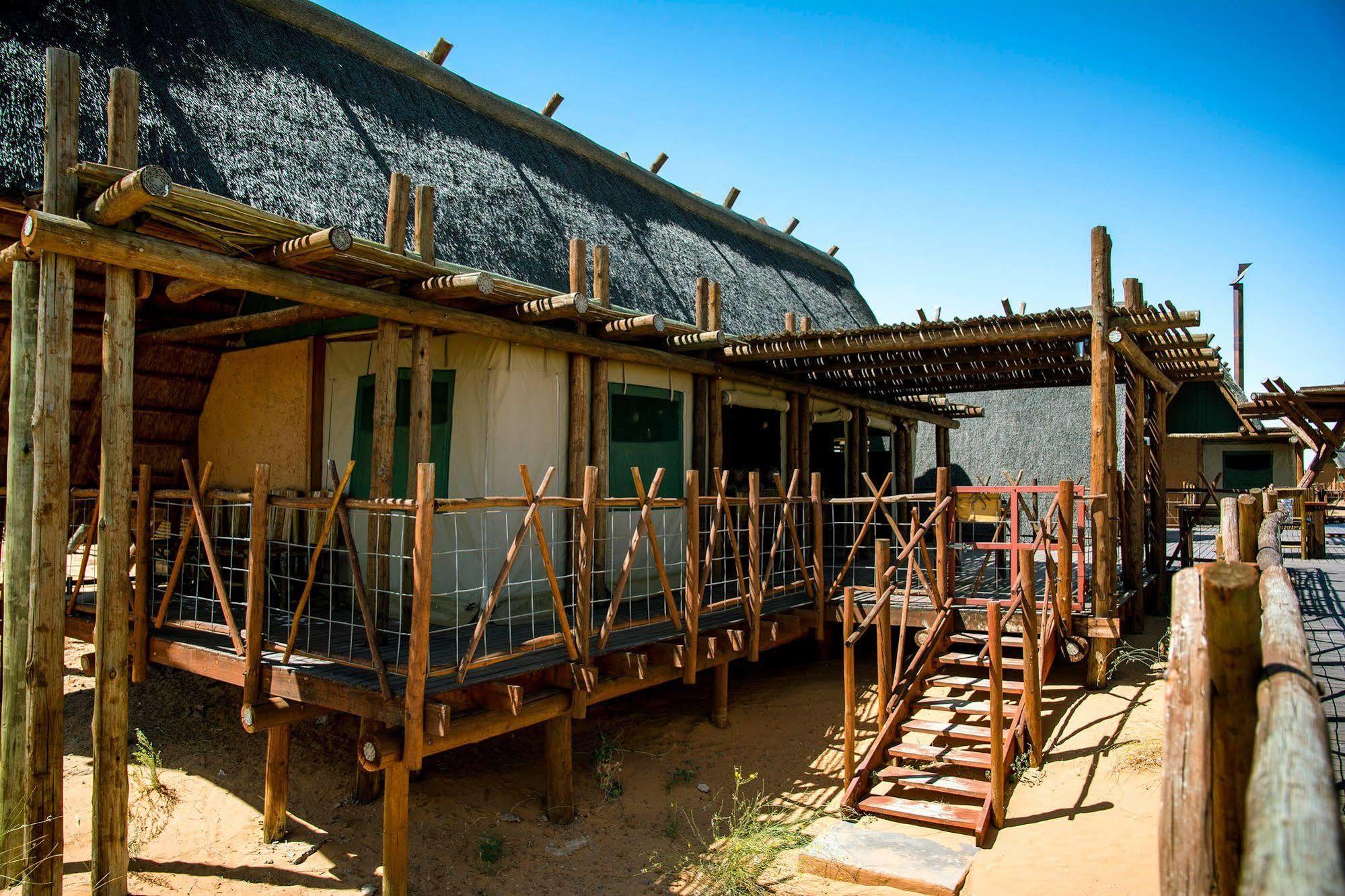 Xaus Lodge Twee Rivieren Zewnętrze zdjęcie