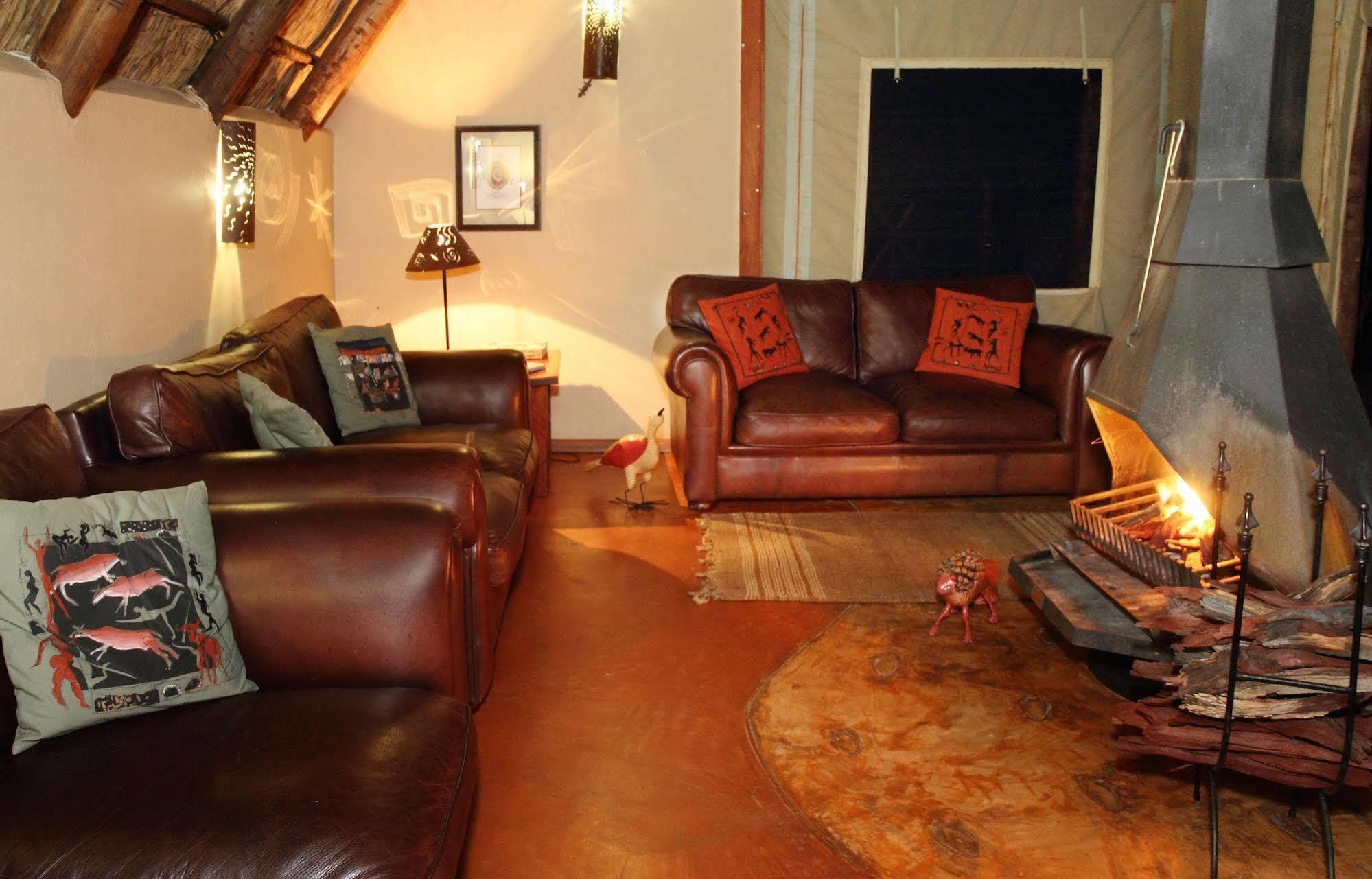 Xaus Lodge Twee Rivieren Zewnętrze zdjęcie