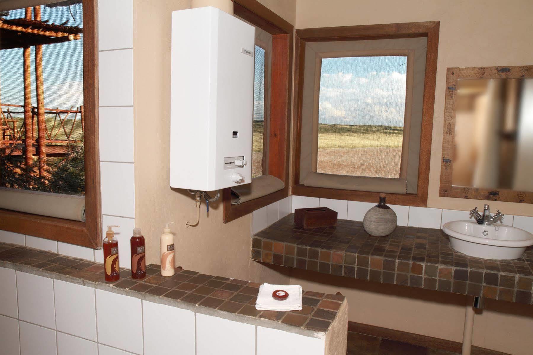 Xaus Lodge Twee Rivieren Zewnętrze zdjęcie